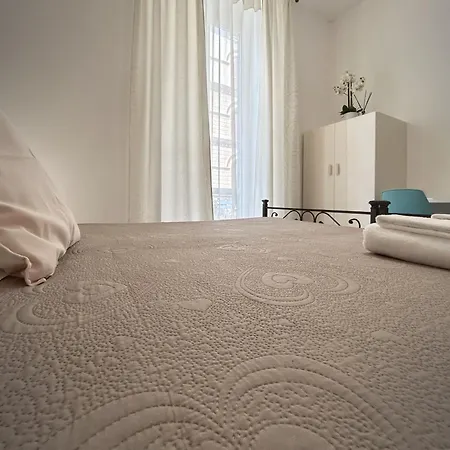 Oda ve Kahvaltı Everest La Spezia