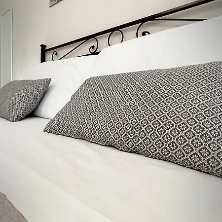 Oda ve Kahvaltı Everest La Spezia