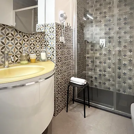 Oda ve Kahvaltı Everest La Spezia