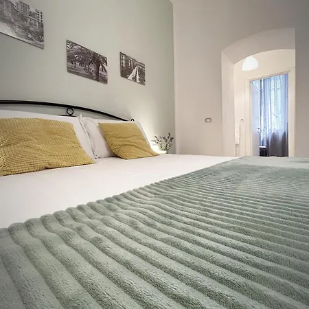 Everest Oda ve Kahvaltı La Spezia