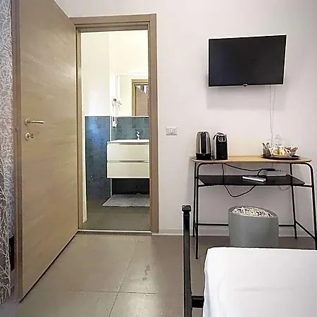 Everest Bed & Breakfast 4*