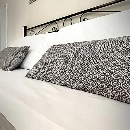Everest Bed & Breakfast 4*