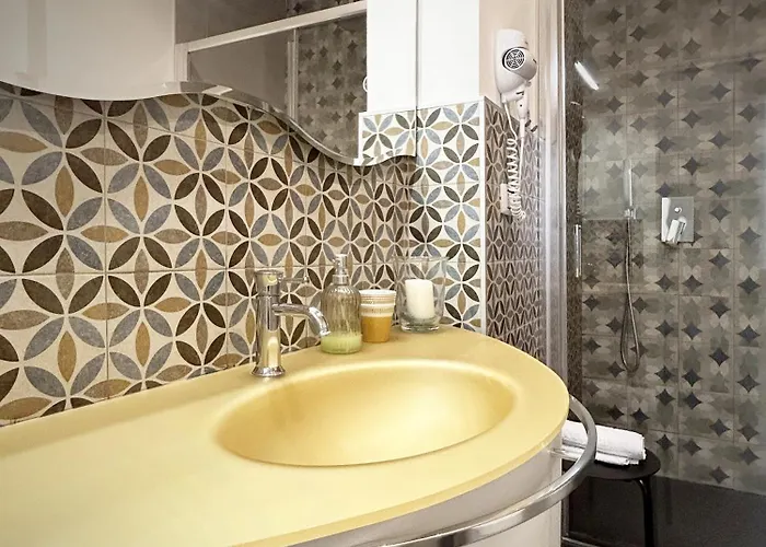 Everest לינה וארוחת בוקר