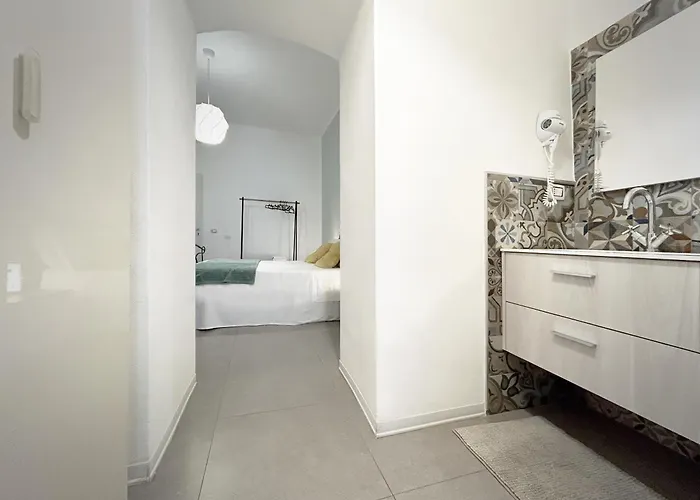 Everest לינה וארוחת בוקר 4*